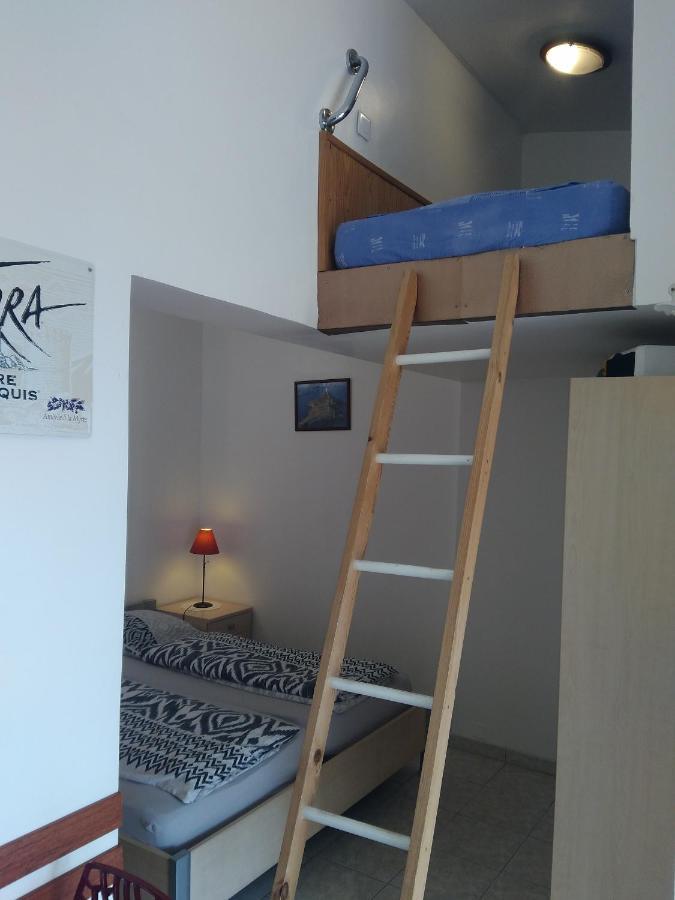 Villa Liamone Studio Fuer 3 Personen , 400 M Vom Strand, Pool, Klimaanlage แซโกน ภายนอก รูปภาพ