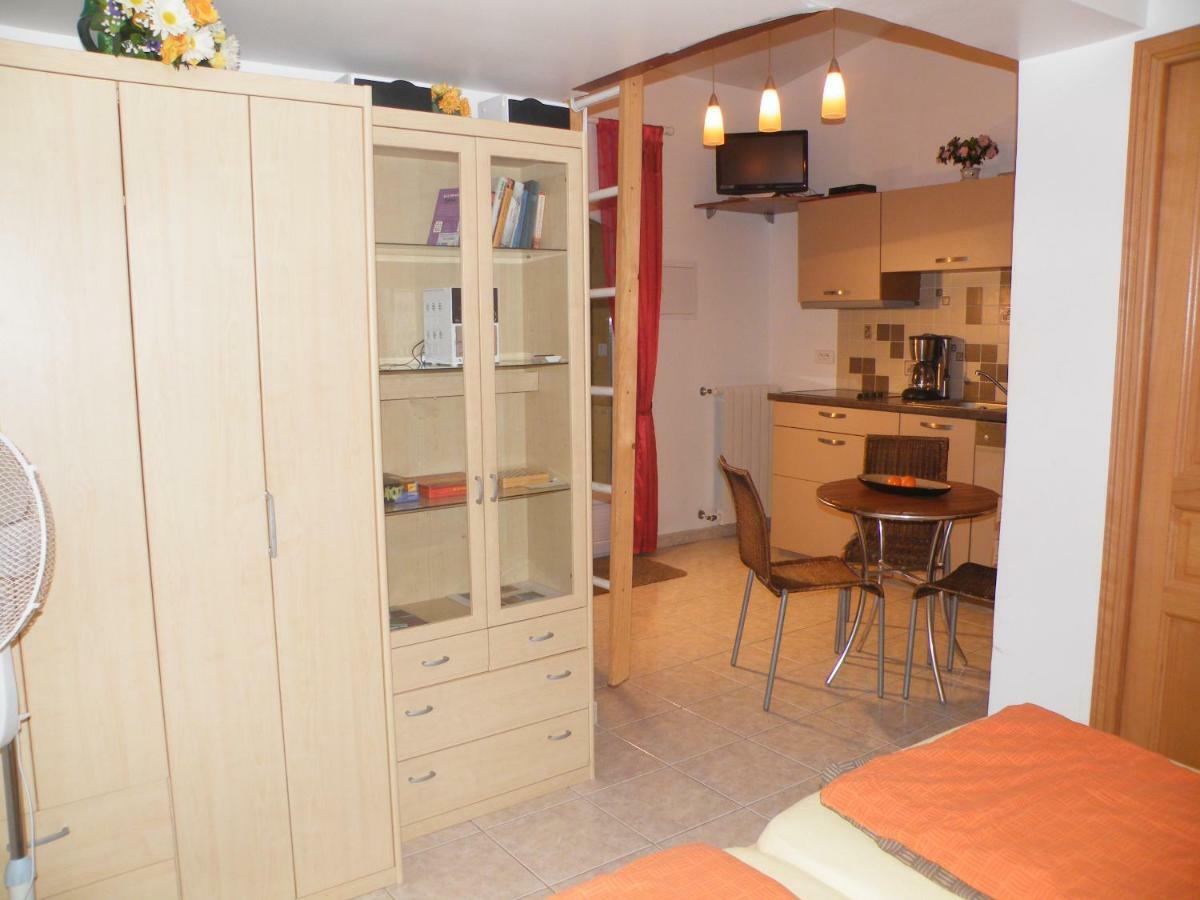 Villa Liamone Studio Fuer 3 Personen , 400 M Vom Strand, Pool, Klimaanlage แซโกน ภายนอก รูปภาพ